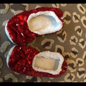 SNOOZIES red sequined slippers size med